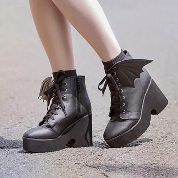Iron Fist Bat Wing Platform Ankle Boot US 9 EU 40 NIB Halloween Goth - Picture 2 of 15